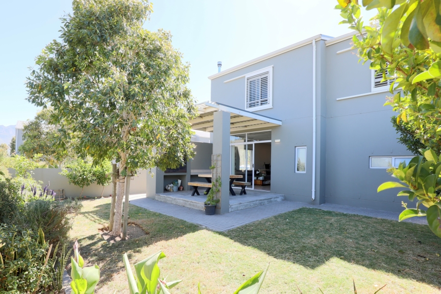 3 Bedroom Property for Sale in Somerset Lakes Western Cape